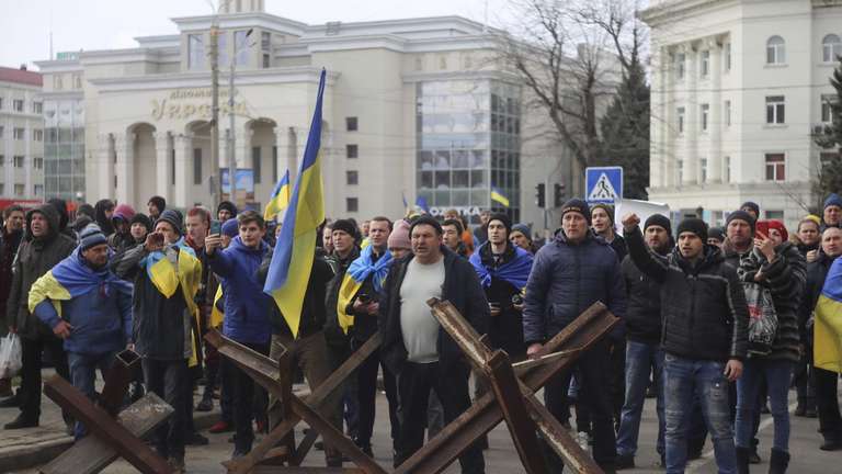 auch in der ukraine gab es zumindest anfangs zivilen Widerstand. Das Archivbild zeigt Protest in Cherson
Foto: Olexandr Chornyi